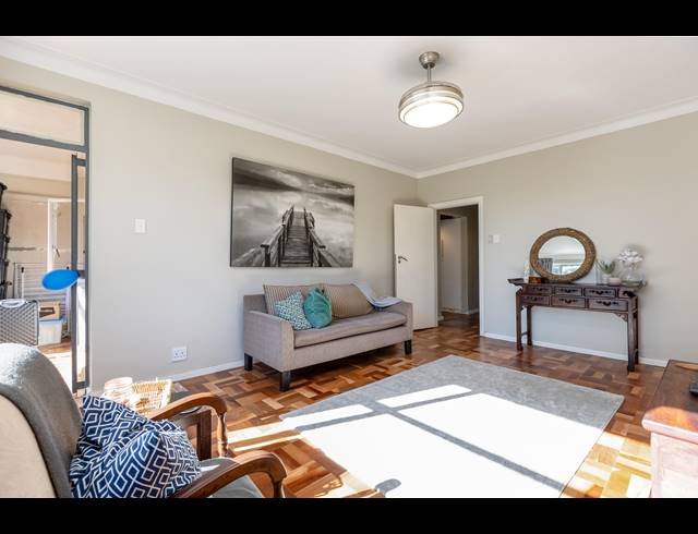 1 BEDROOM SECTIONAL TITLE TO LET IN RONDEBOSCH